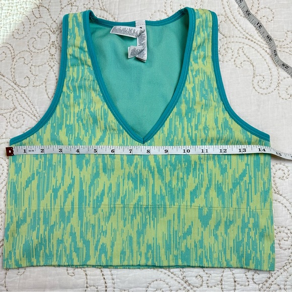 Athleta "Aurora" seamless crop ribbed tank - Picture 6 of 7